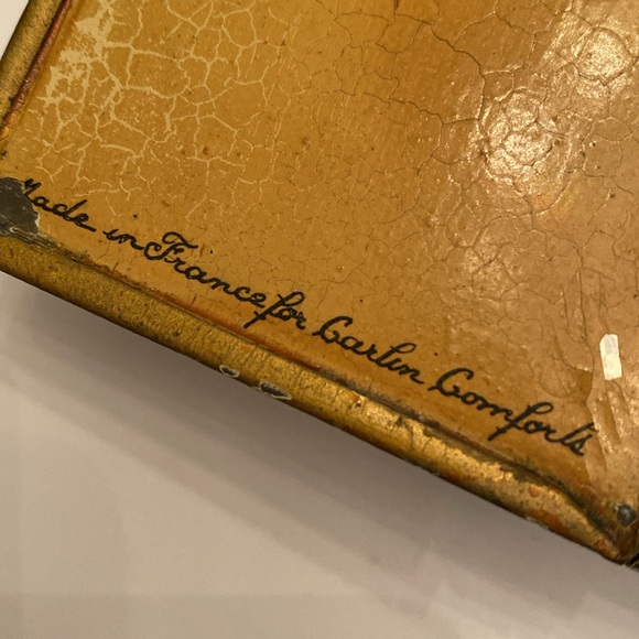 RARE CARLIN COMFORTS “MADE IN FRANCE FOR CARLIN COMFORTS” METAL BOOK - Picture 8 of 15